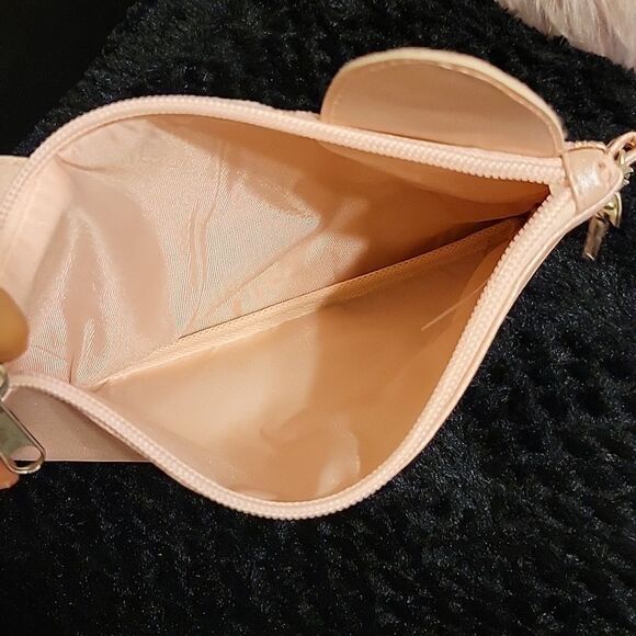 Cheetah 🎄print makeup bag. NWOT - Picture 3 of 4